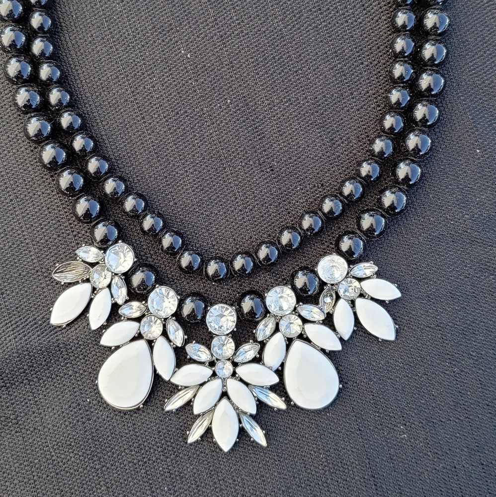 Black pearl necklace
